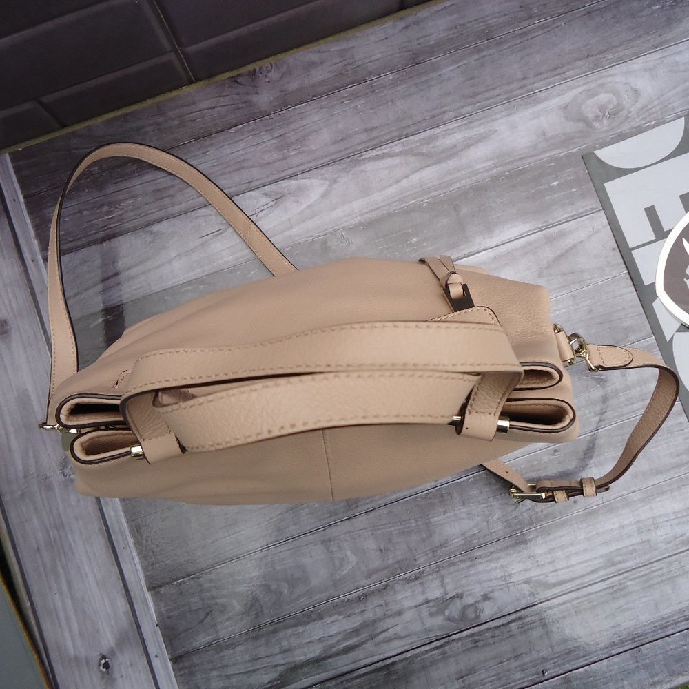 Vince Camuto shoulder bag. - Picture 6 of 16